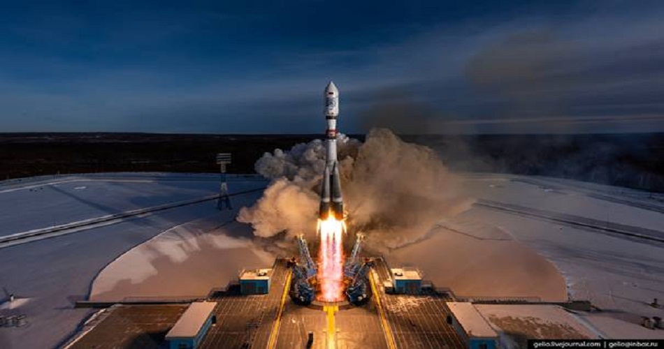 احتفالية إمضاء عقد إطلاق " Challenge ONE " بواسطة الصاروخ الروسي " سوايوز- 2 "