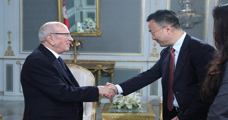 نائب رئيس شركة هواوي يلتقي رئيس الجمهورية ومجموعة من الوزراء في تونس