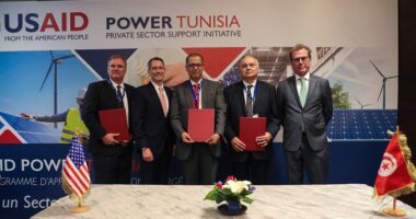 سفير الولايات المتحدة الأمريكية جوي هود يَنضم إلى ورشة عمل لبرنامج Power Tunisia للتشجيع على تبني الطاقة الخضراء من أجل النمو الاقتصادي