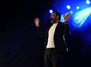  مسرحية "المايسترو" لبسام الحمراوي تأسر جمهور مهرجان العنب بقرمبالية
