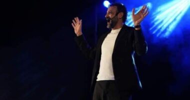  مسرحية "المايسترو" لبسام الحمراوي تأسر جمهور مهرجان العنب بقرمبالية
