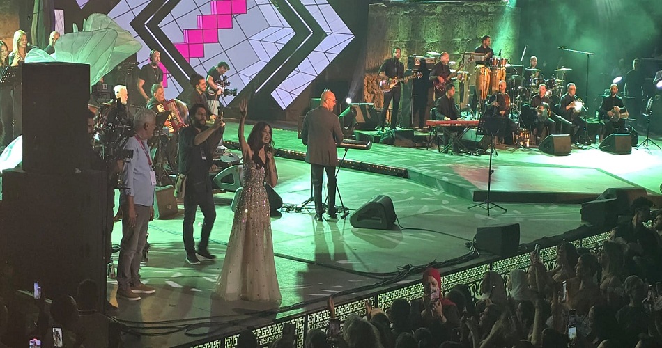 نانسي عجرم تضيء مهرجان قرطاج و تُفرح جمهورها