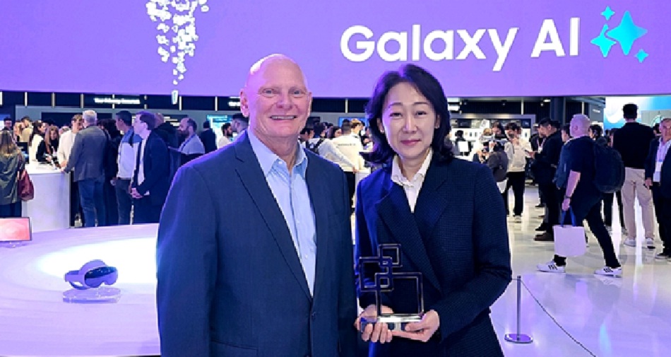 سامسونجGalaxy S26 Ultra يحصد جائزة “أفضل جهاز” ضمن جوائز المحمول العالمية خلال مؤتمر MWC 2026