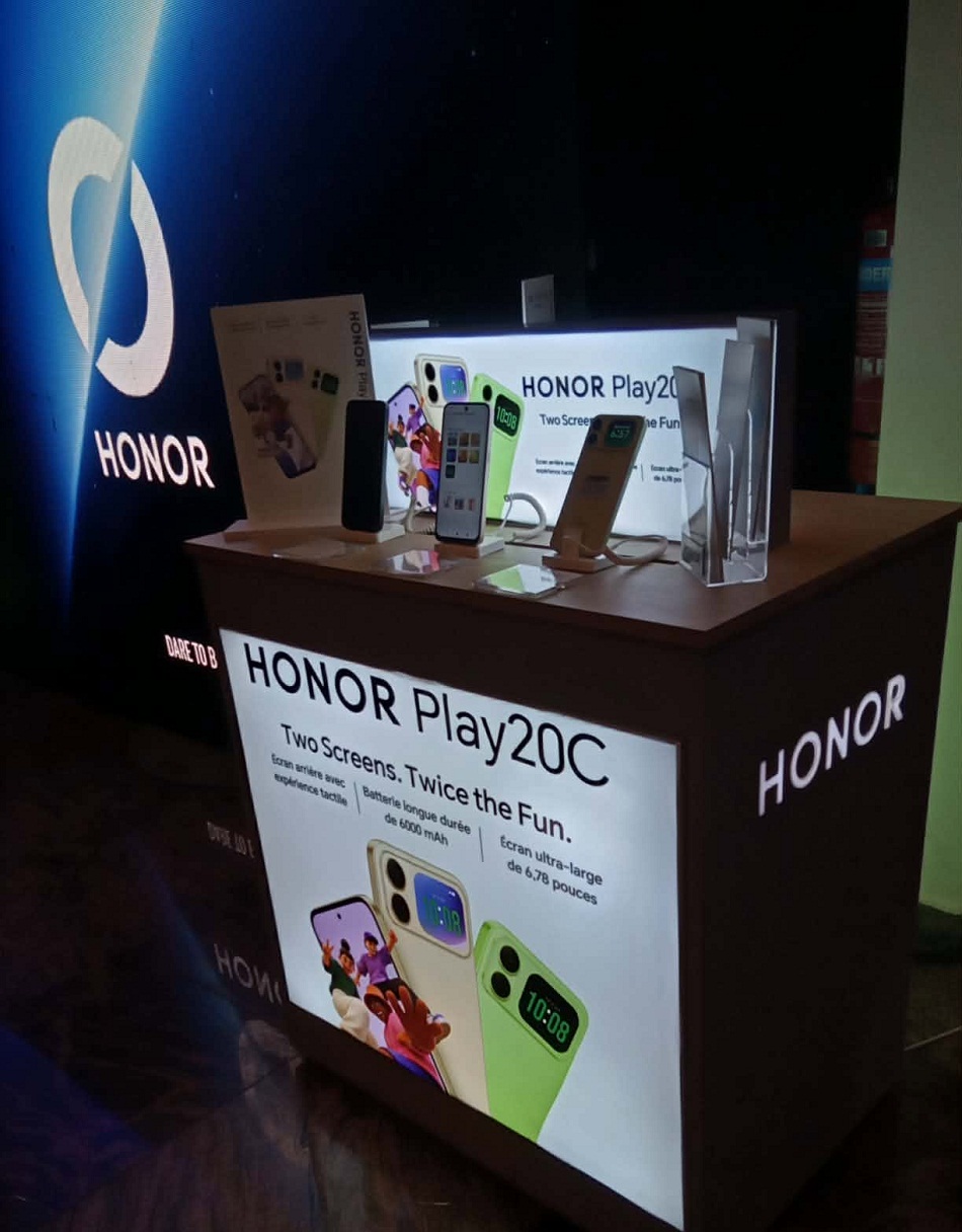HONOR Play20C في تونس: أول شاشة خلفية تفاعلية باللمس، شاشة 6.78 إنش وبطارية 6000 mAh بسعر 459 دينارًا 10 4 Box de presentation et dessai HONOR Play20C